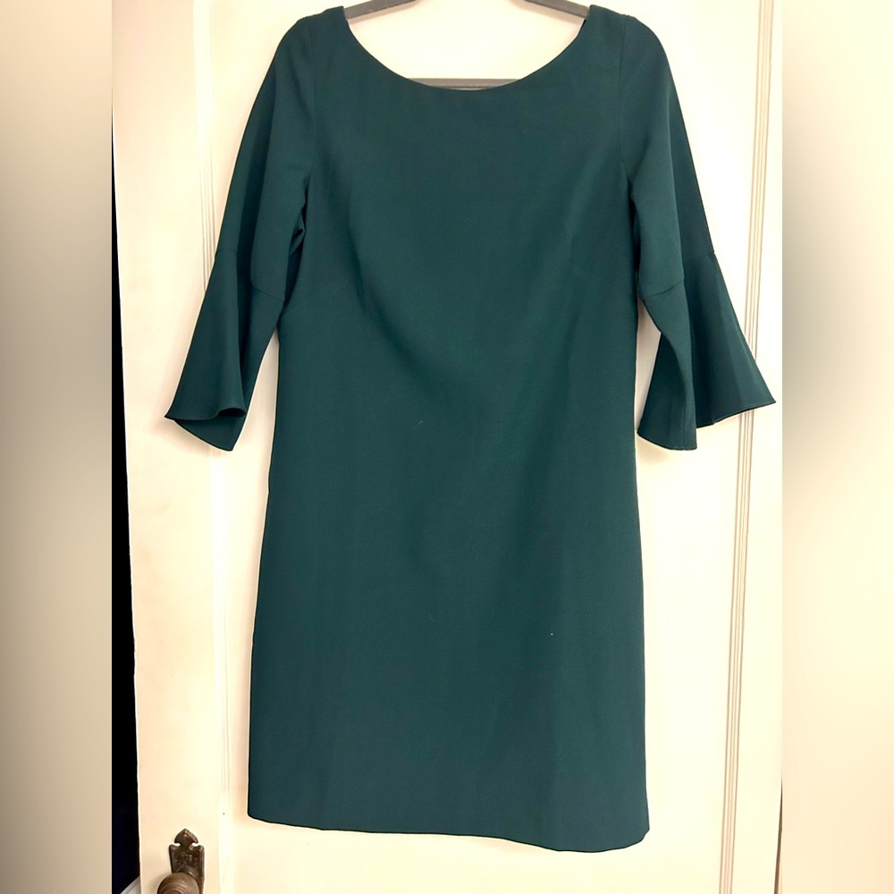 Vince camuto green dress with bell sleeves size 12